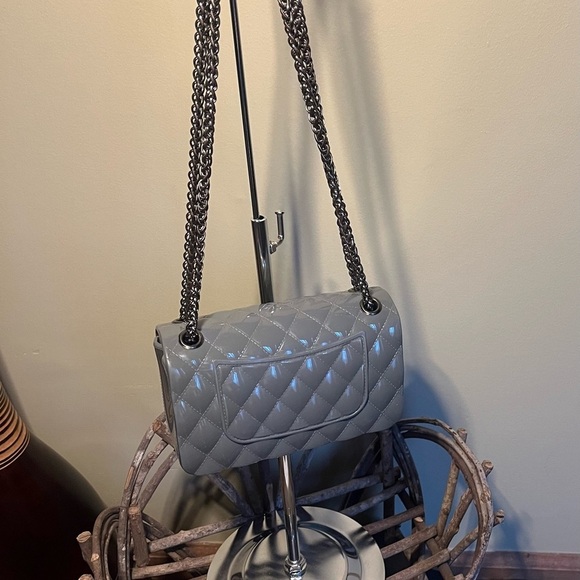 Macy's Gray Quilt Look PVC Shoulder Crossbody Bag - Picture 3 of 9